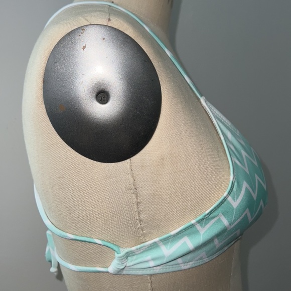 Kovey Swell Mint Ombre Bikini Top Size M - NWT! - Picture 9 of 12
